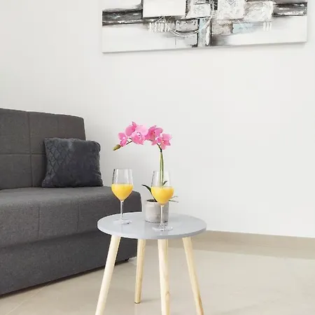 White Studio Apartman Pula Exterior photo