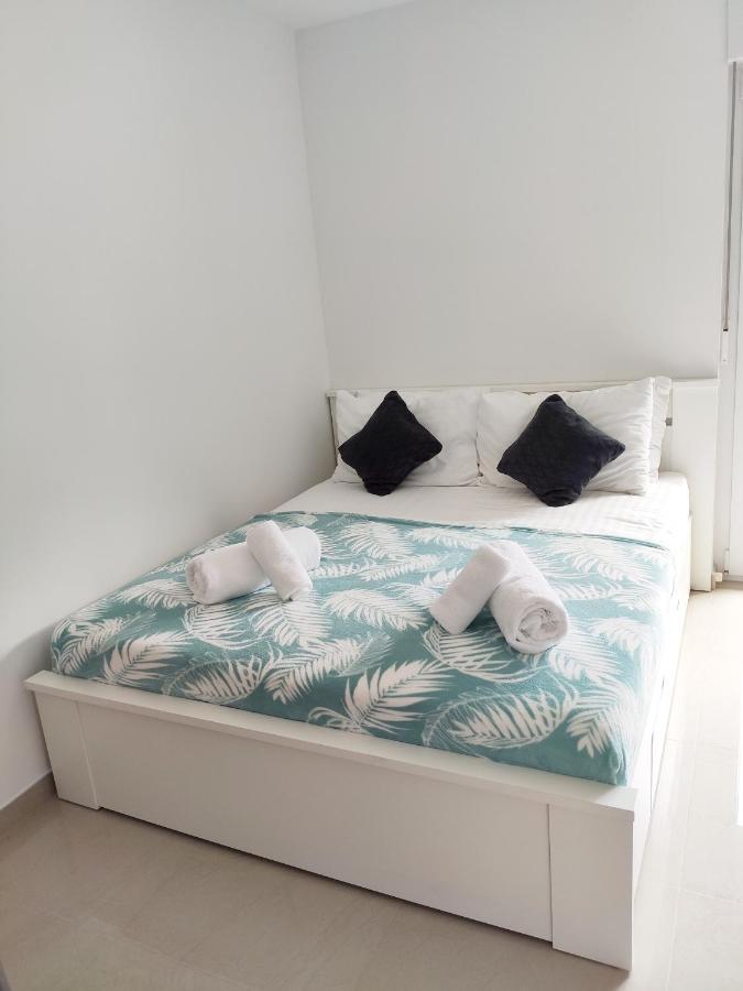Apartment White *